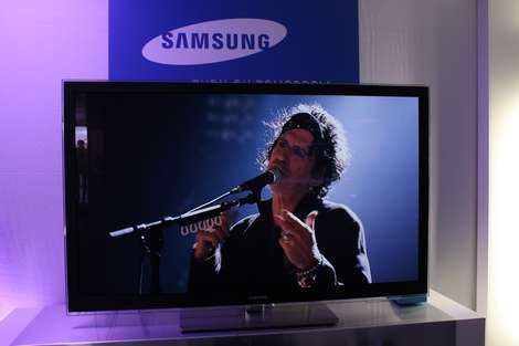Click to enlarge Samsung plasma 7000 series, 3DTV