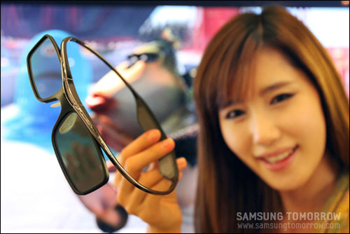 Samsungâ€™s new ultra-lightweight 3D glasses