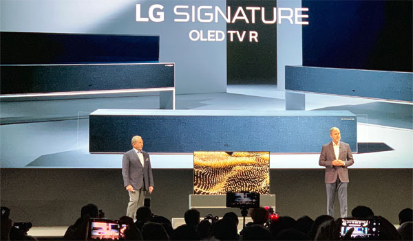 LG Rollable R9 OLED TV