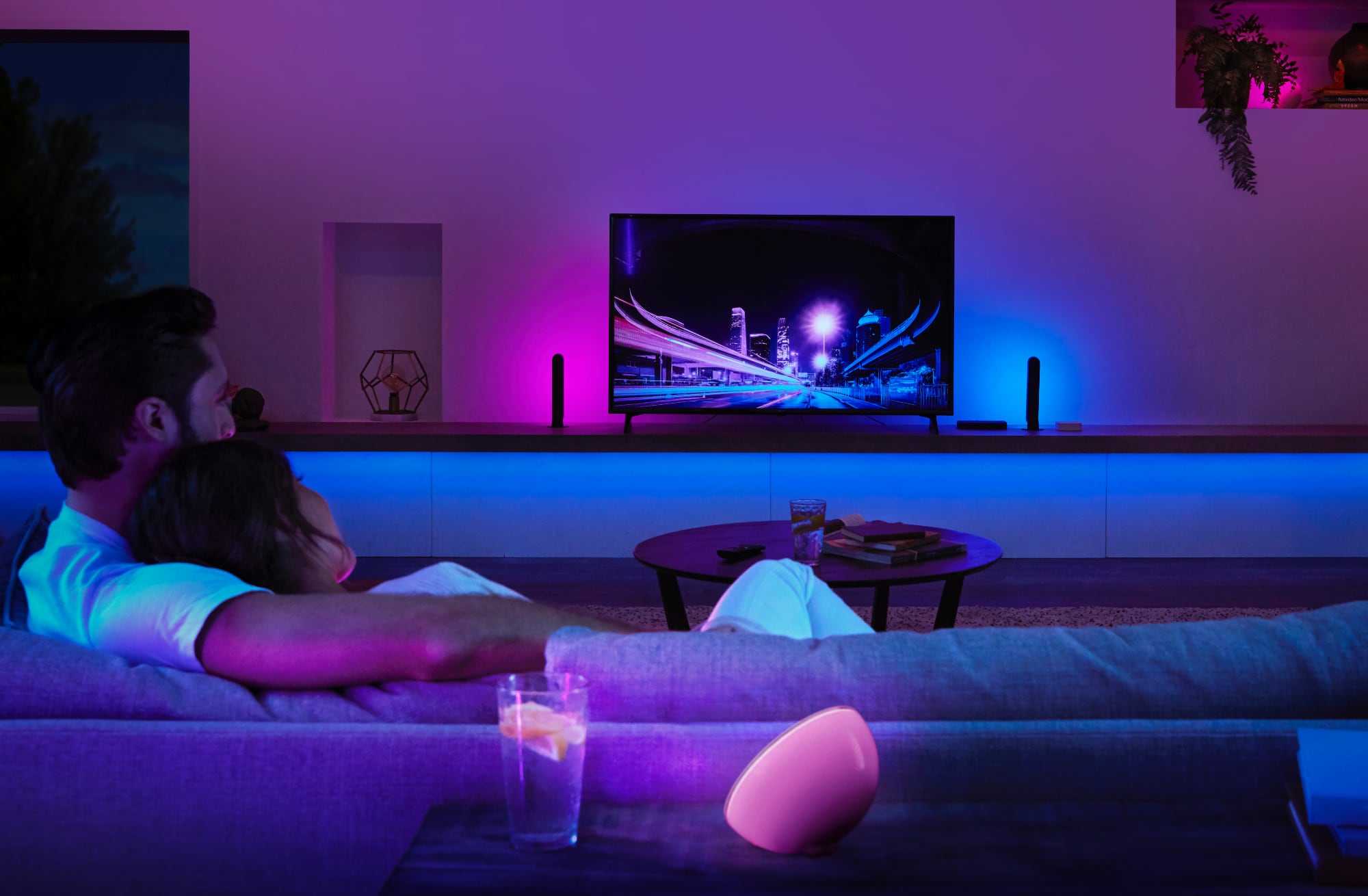 Philips Hue box gains support for Dolby Vision, HDR10+ - FlatpanelsHD